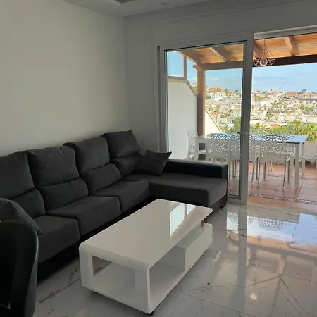 Sun Apartment *